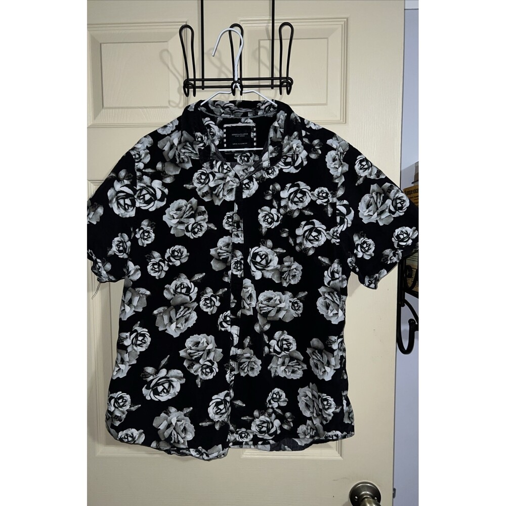 Denim & Flower XL  Black White Button Up Short Sleeve Floral Roses